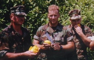 Mangos in Columbia 1990 cropped.jpg
