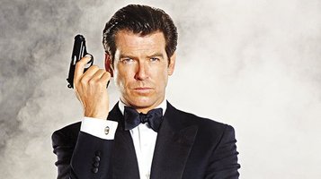 Pierce-Brosnan-as-James-Bond-with-His-Walther-PPK.jpg
