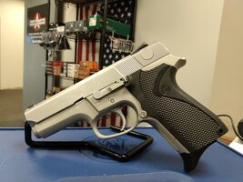 Smith & Wesson 6946.jpg