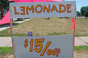 Expensive+lemonade_stand.jpg
