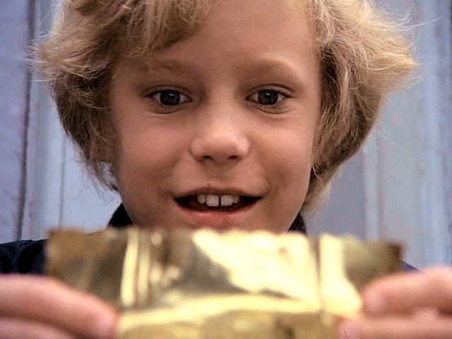 Willy+Wonka+&+the+Chocolate+Factory+Charlie+Golden+Ticket.jpg