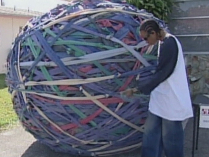 big-rubber-band-ball-guinness-world-records-6657450-720-540.jpg