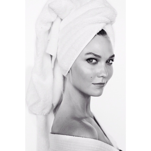 Karlie-Kloss-Mario-Testino-Towel-Series.jpg